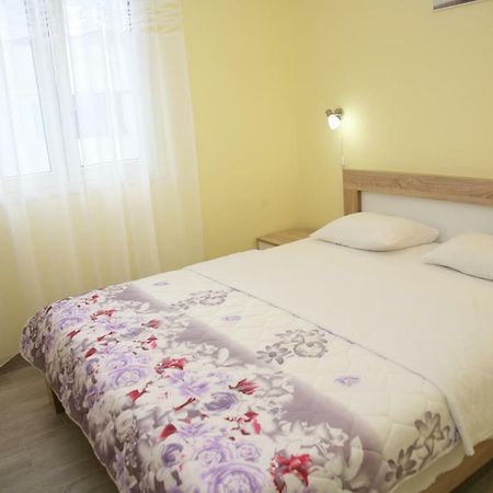 Apartments Mira Tivat Zewnętrze zdjęcie