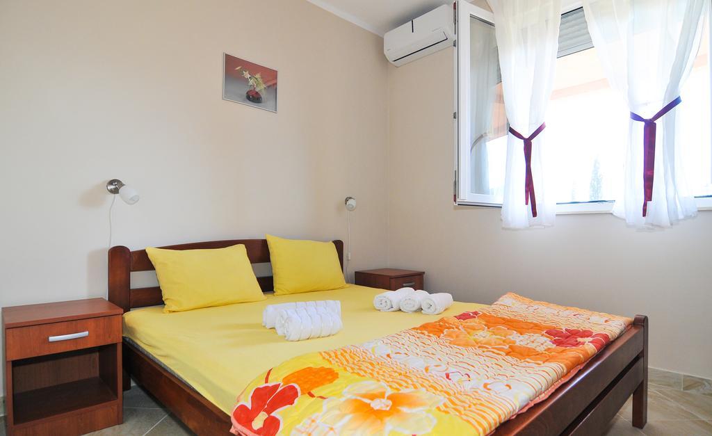 Apartments Mira Tivat Zewnętrze zdjęcie