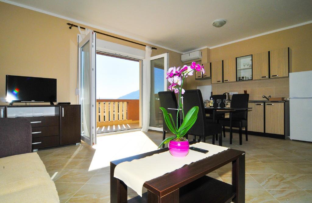 Apartments Mira Tivat Zewnętrze zdjęcie