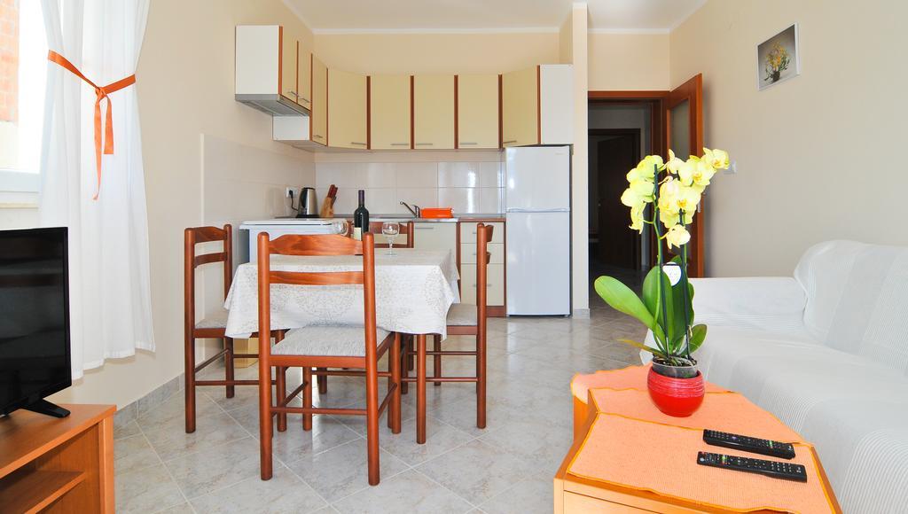 Apartments Mira Tivat Zewnętrze zdjęcie