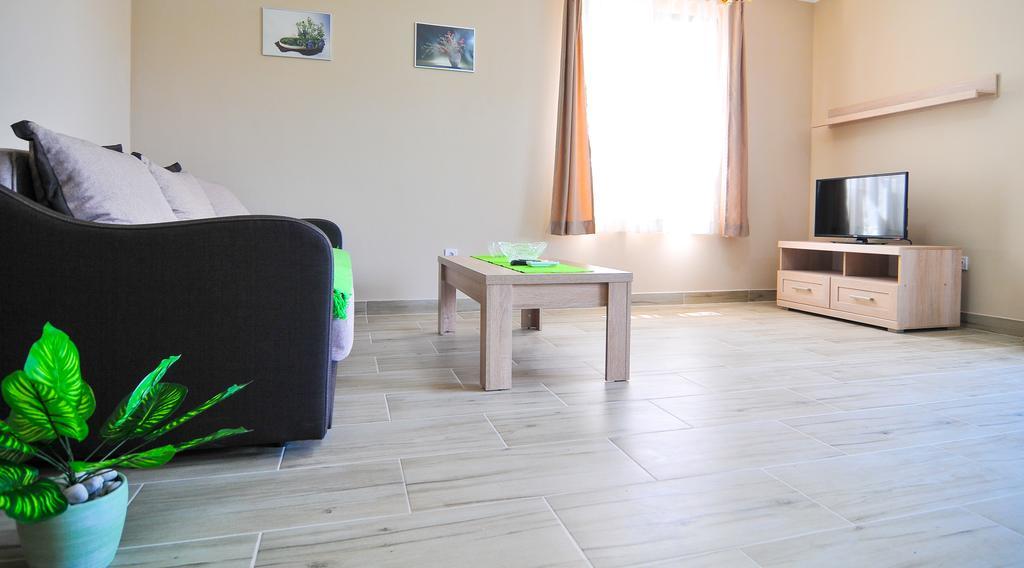 Apartments Mira Tivat Zewnętrze zdjęcie