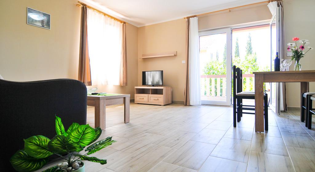Apartments Mira Tivat Zewnętrze zdjęcie