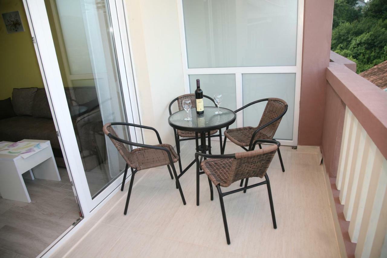 Apartments Mira Tivat Zewnętrze zdjęcie