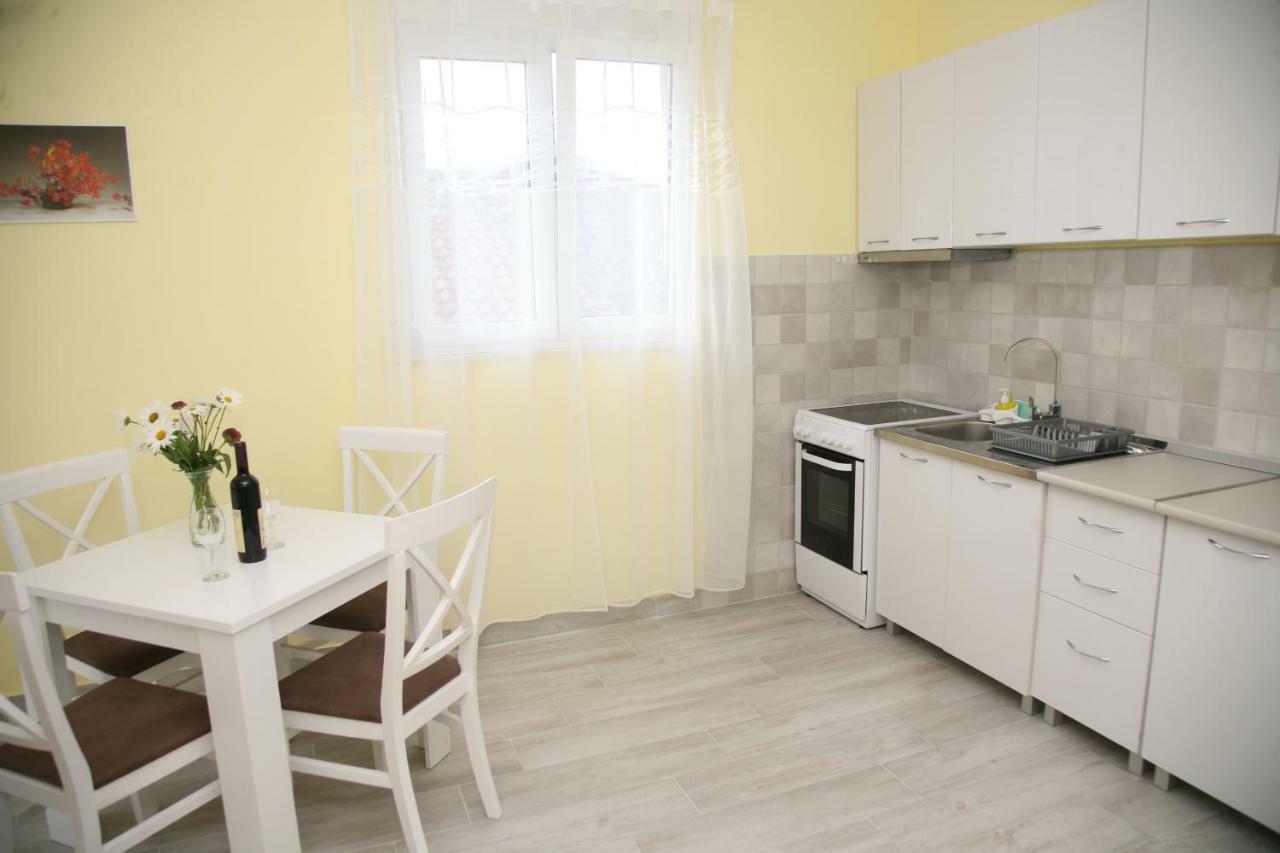 Apartments Mira Tivat Zewnętrze zdjęcie