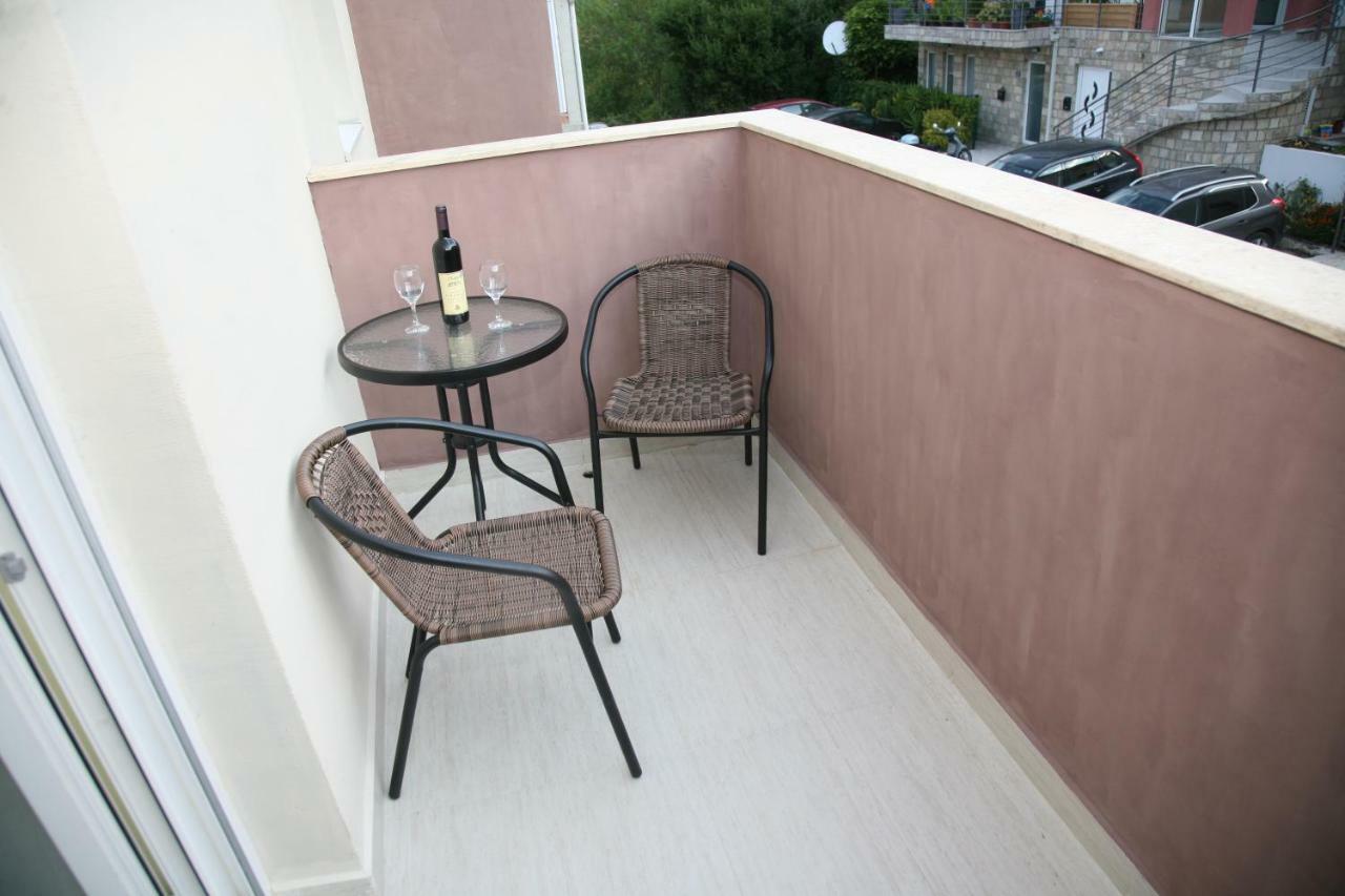 Apartments Mira Tivat Zewnętrze zdjęcie